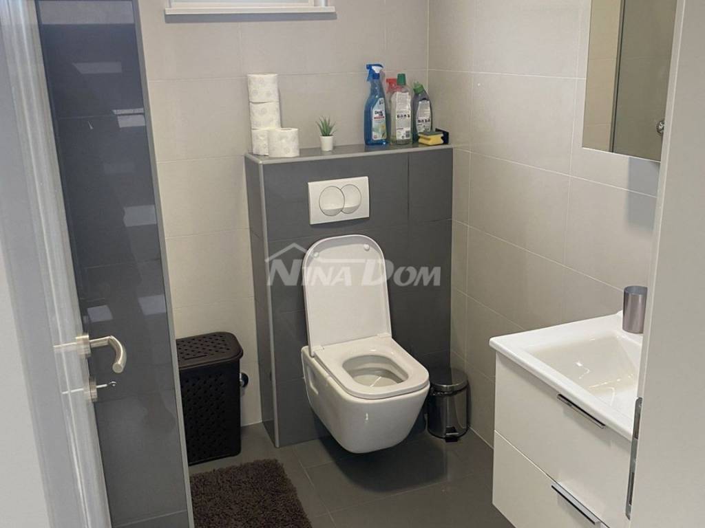 Apartman na moru, Prodaja, Vir, Vir