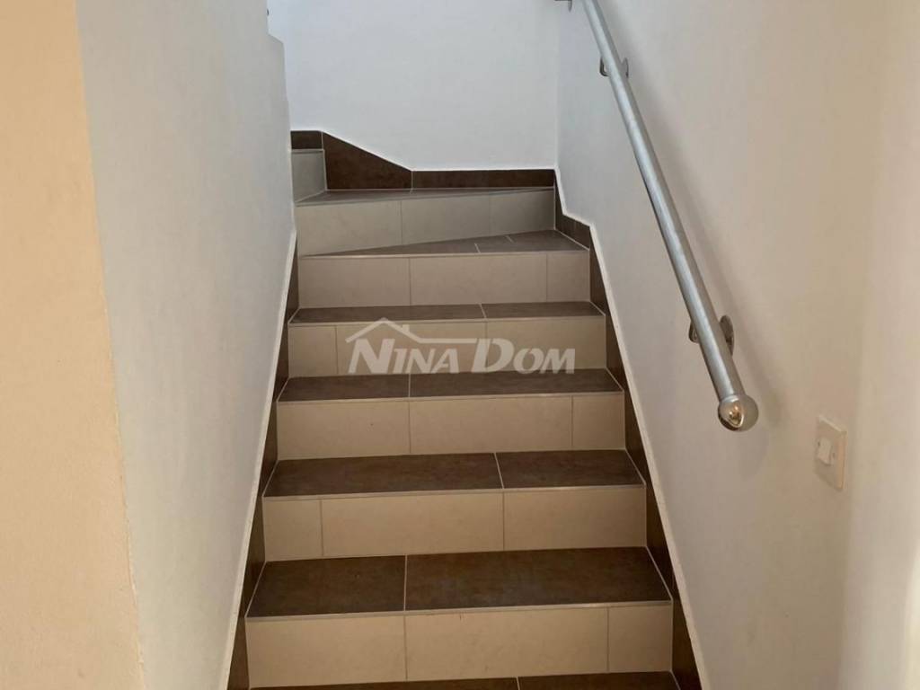 Nekretnina za odmor, Prodaja, Vrsi, Vrsi