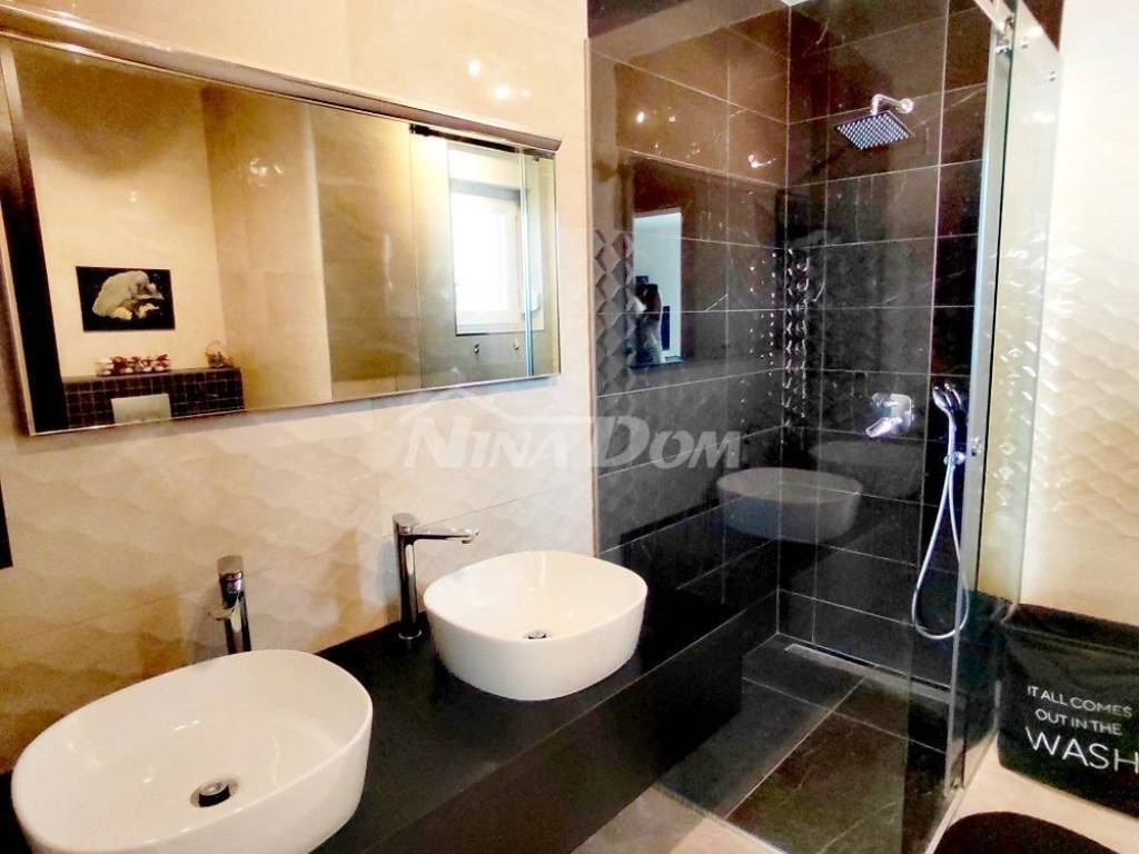 Vila, Prodaja, Privlaka, Privlaka