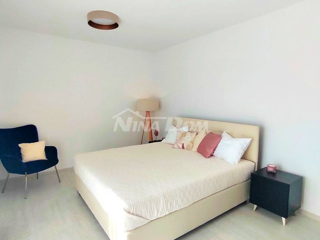 Vila, Prodaja, Privlaka, Privlaka