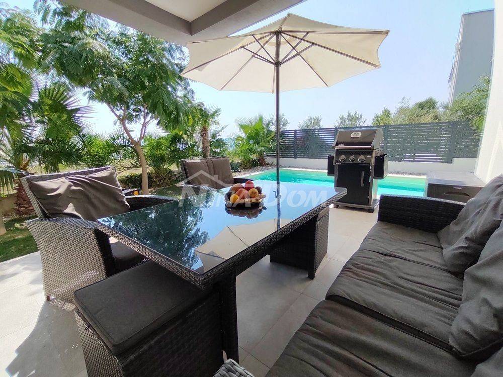 Vila, Prodaja, Privlaka, Privlaka