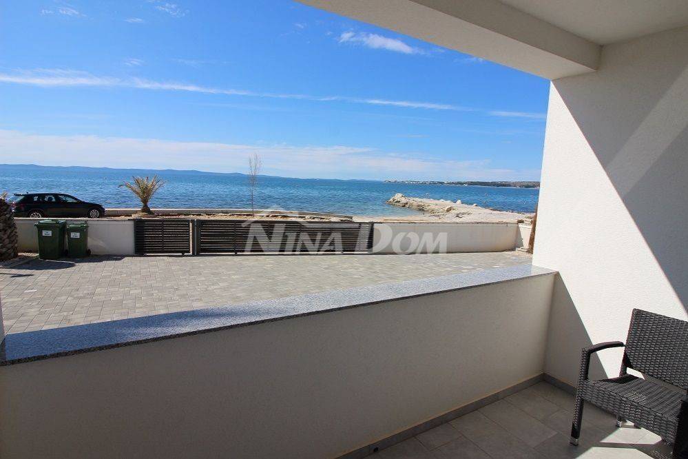 Apartman na moru, Prodaja, Vir, Vir