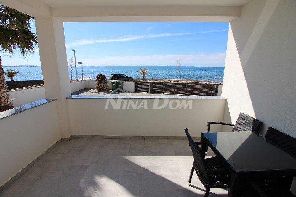 Apartman na moru, Prodaja, Vir, Vir