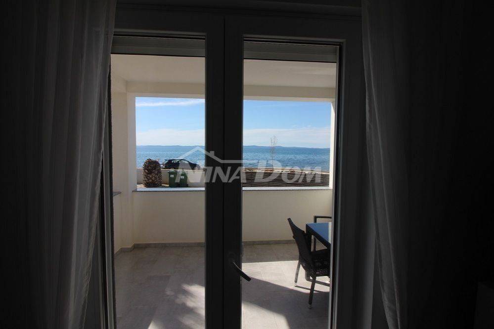 Apartman na moru, Prodaja, Vir, Vir