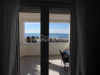 Apartman na moru, Prodaja, Vir, Vir