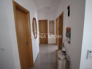 Apartman na moru, Prodaja, Vir, Vir