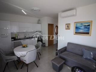 Apartman na moru, Prodaja, Vir, Vir