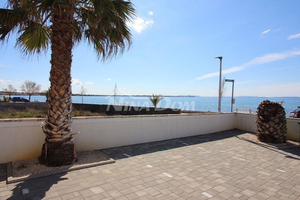 Apartman na moru, Prodaja, Vir, Vir