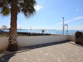 Apartman na moru, Prodaja, Vir, Vir