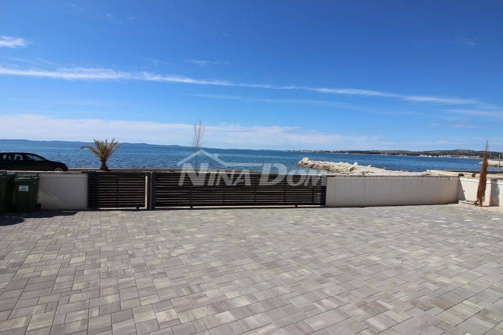 Apartman na moru, Prodaja, Vir, Vir