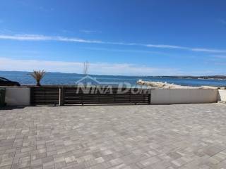 Apartman na moru, Prodaja, Vir, Vir