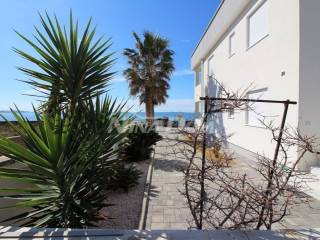 Apartman na moru, Prodaja, Vir, Vir