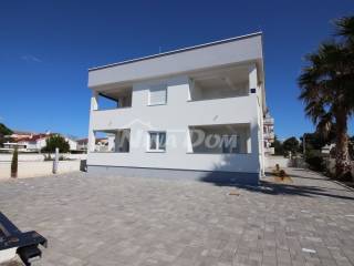 Apartman na moru, Prodaja, Vir, Vir