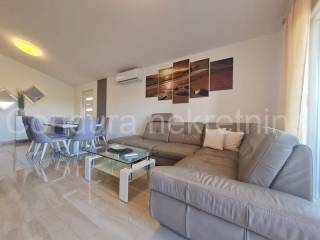 Apartman na moru, Prodaja, Vir, Vir