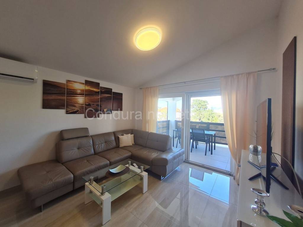 Apartman na moru, Prodaja, Vir, Vir