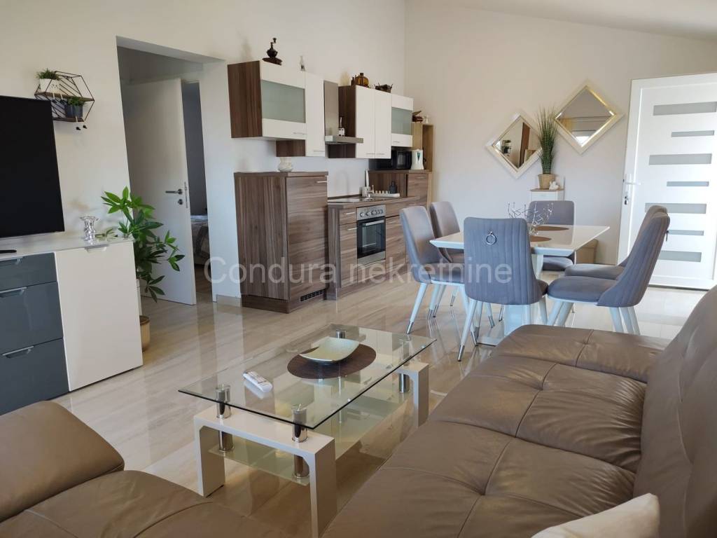 Apartman na moru, Prodaja, Vir, Vir