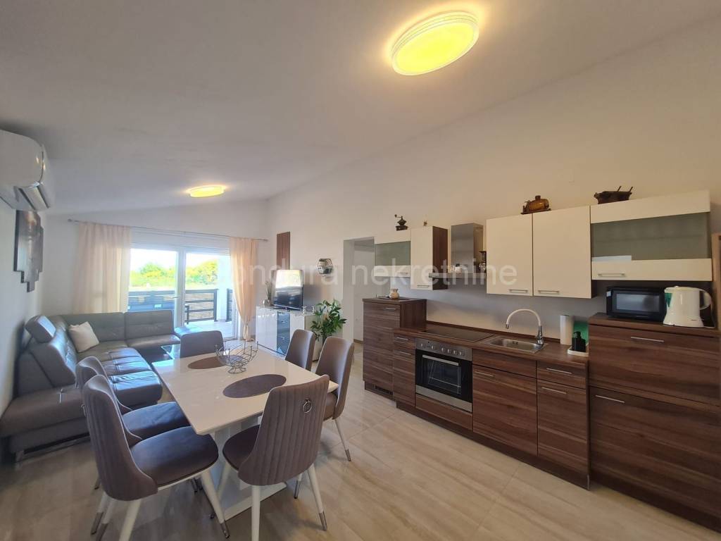 Apartman na moru, Prodaja, Vir, Vir