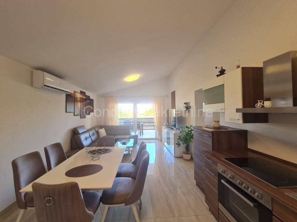 Apartman na moru, Prodaja, Vir, Vir