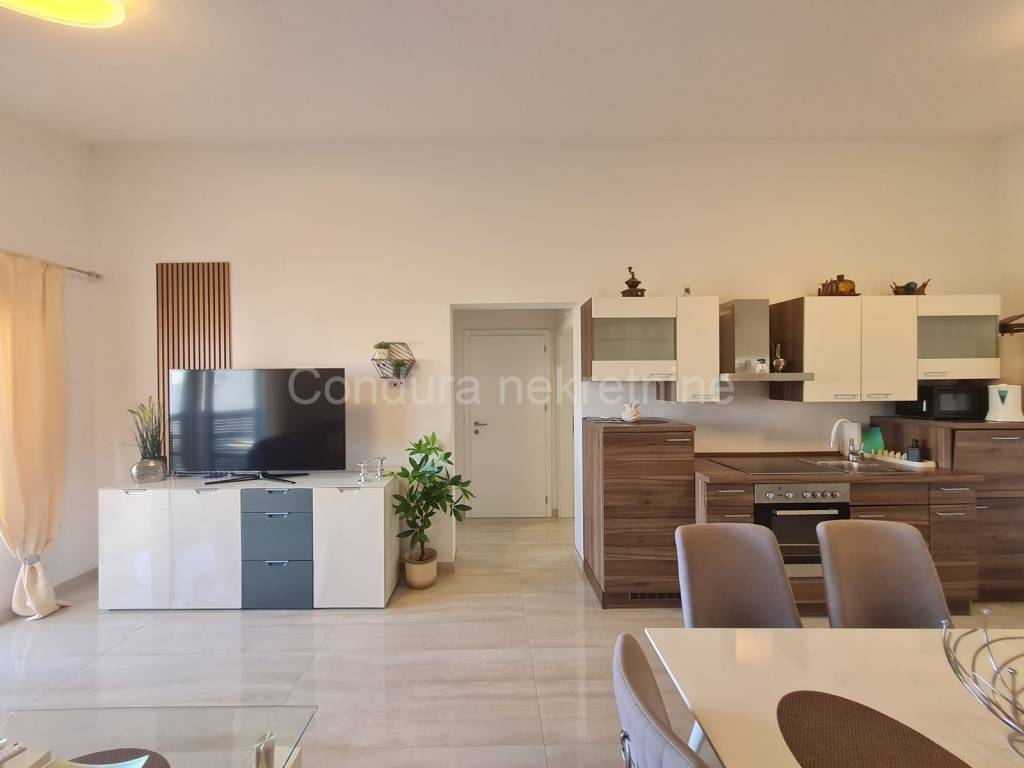 Apartman na moru, Prodaja, Vir, Vir