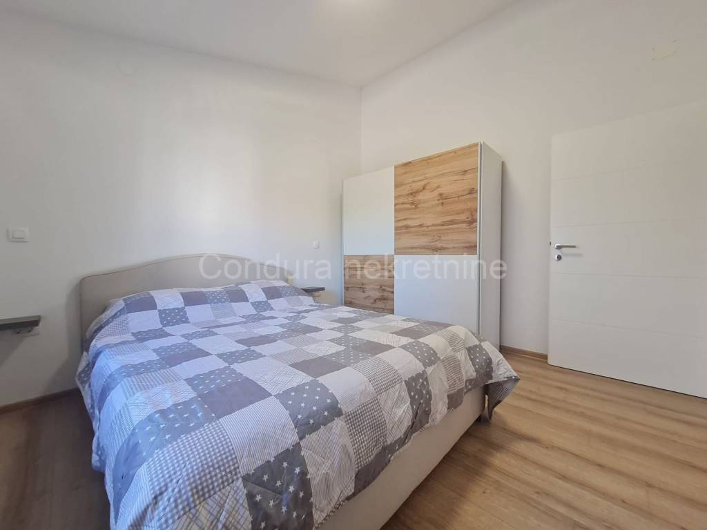Apartman na moru, Prodaja, Vir, Vir