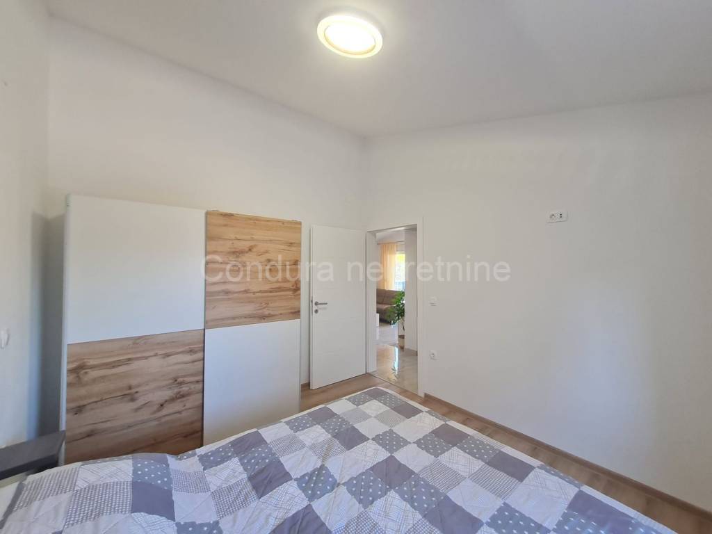 Apartman na moru, Prodaja, Vir, Vir