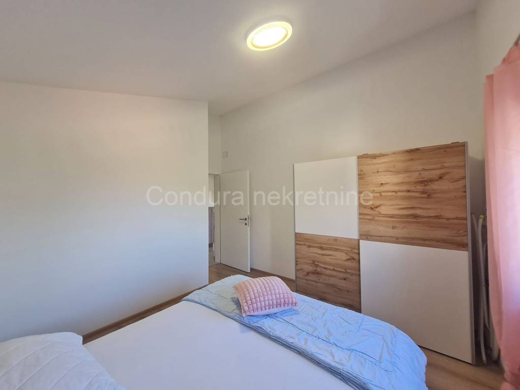 Apartman na moru, Prodaja, Vir, Vir