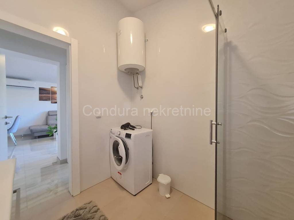 Apartman na moru, Prodaja, Vir, Vir