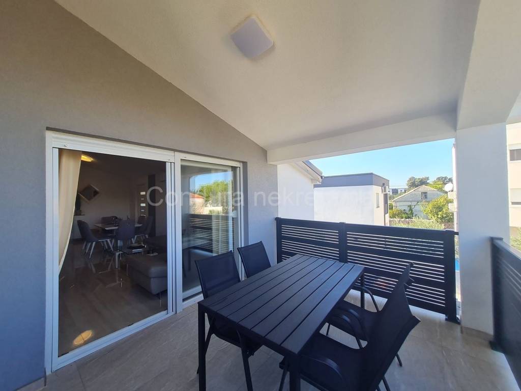 Apartman na moru, Prodaja, Vir, Vir