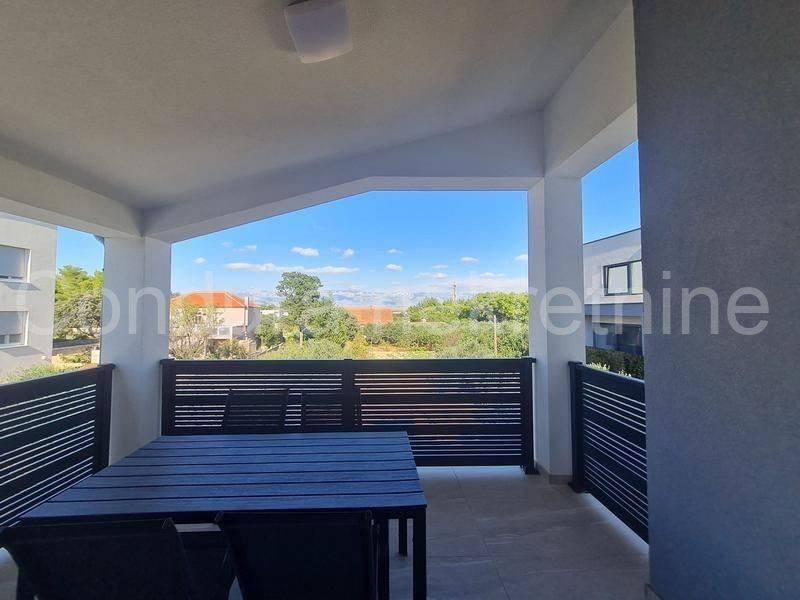 Apartman na moru, Prodaja, Vir, Vir