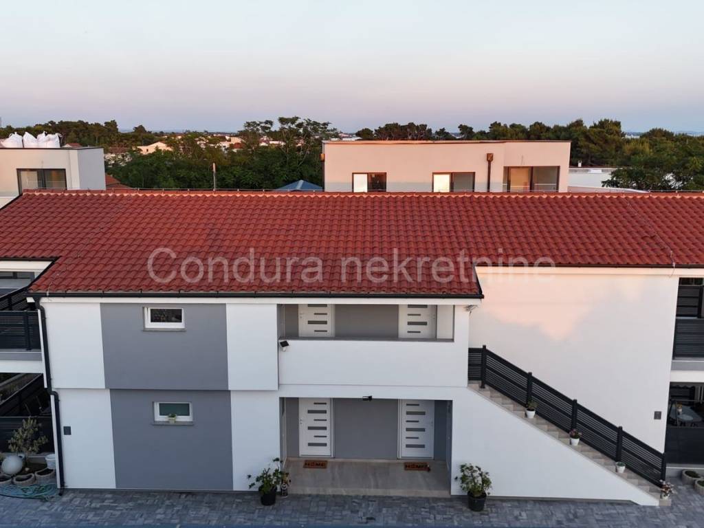 Apartman na moru, Prodaja, Vir, Vir