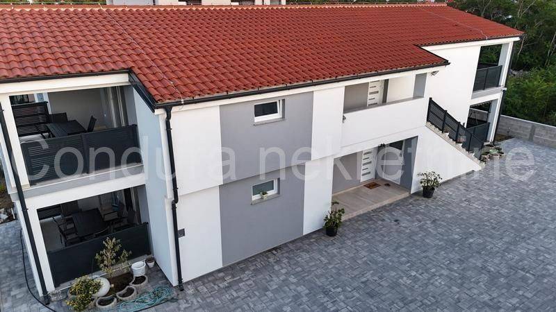 Apartman na moru, Prodaja, Vir, Vir
