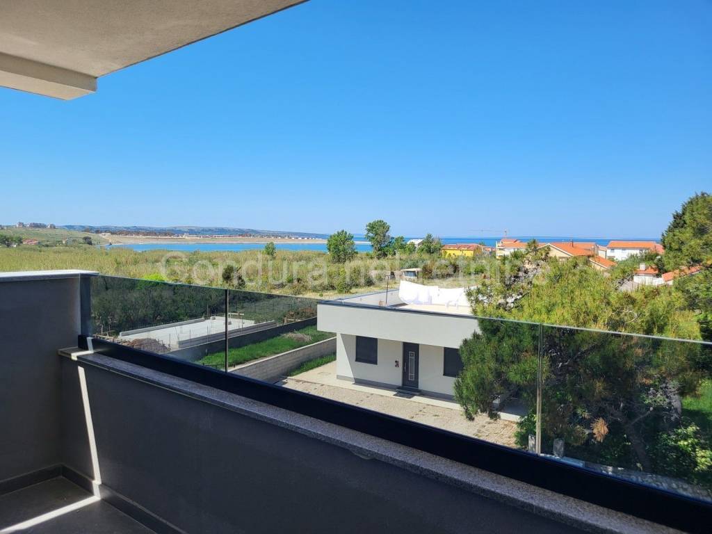 Apartman na moru, Prodaja, Povljana, Povljana