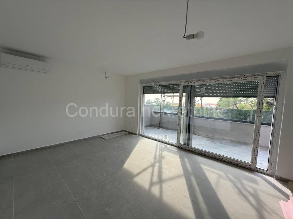 Apartman na moru, Prodaja, Povljana, Povljana