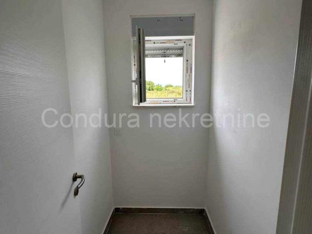 Apartman na moru, Prodaja, Povljana, Povljana