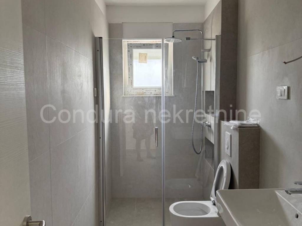 Apartman na moru, Prodaja, Povljana, Povljana