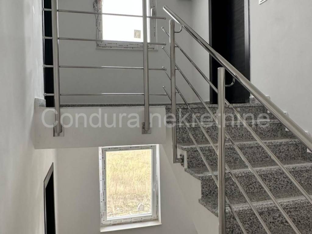 Apartman na moru, Prodaja, Povljana, Povljana