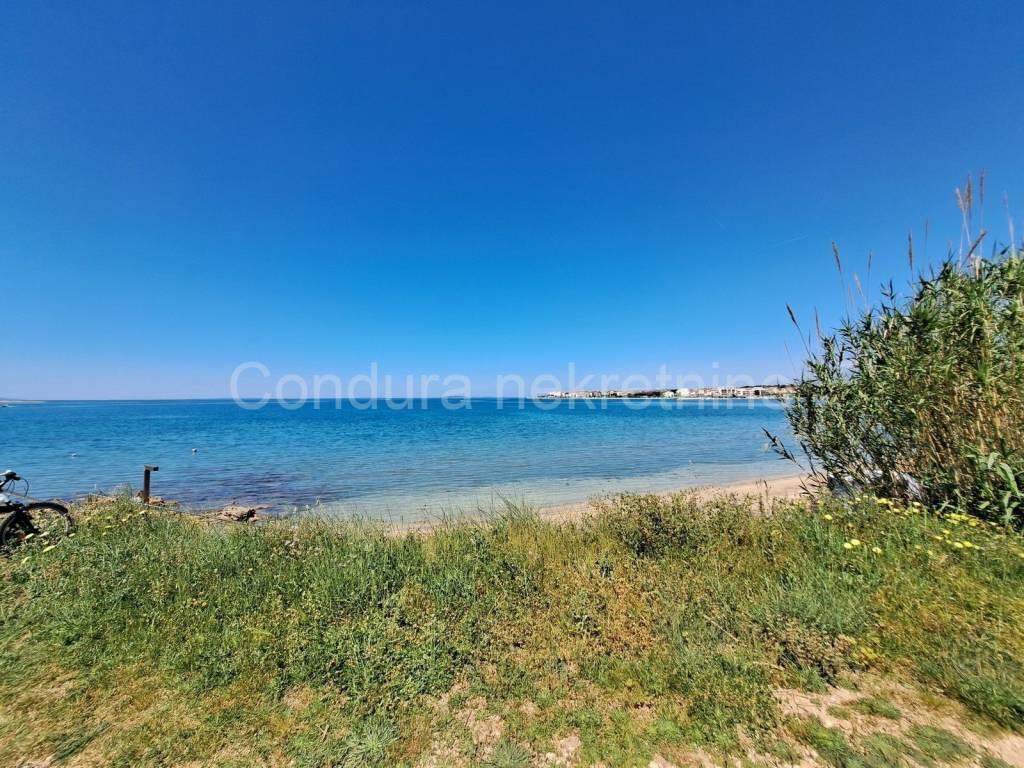 Apartman na moru, Prodaja, Povljana, Povljana