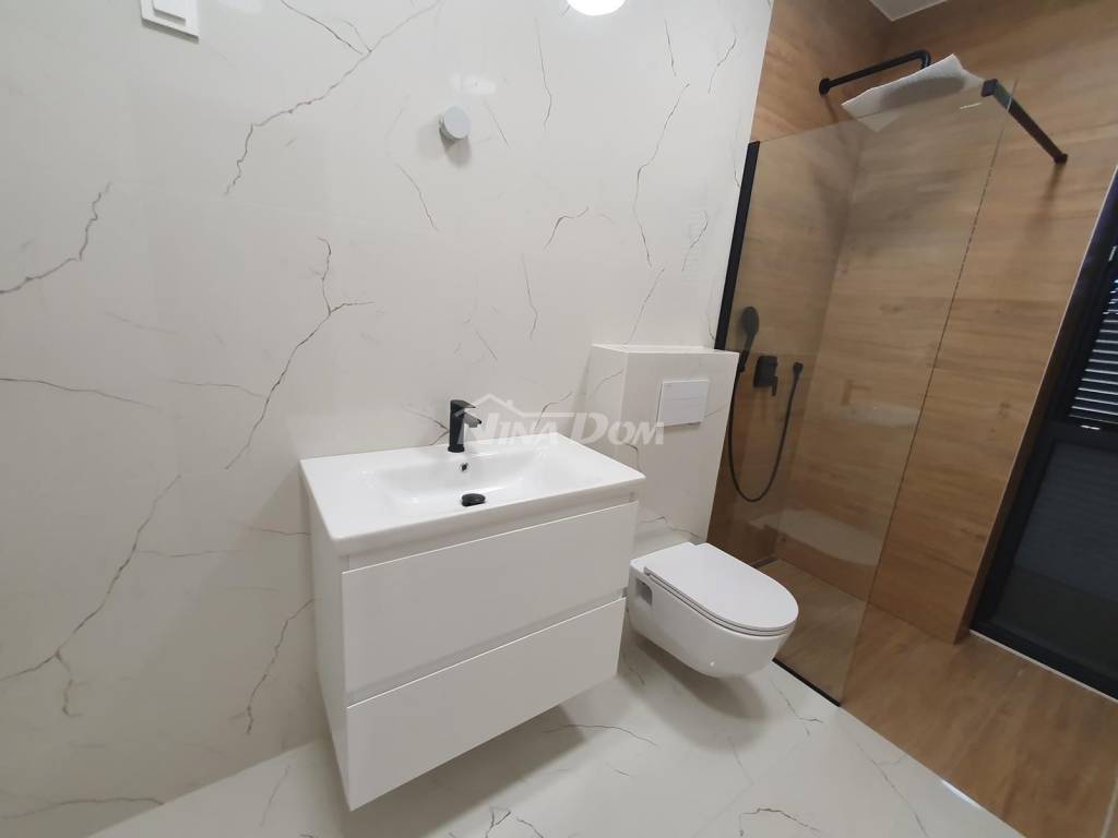 Apartman na moru, Prodaja, Privlaka, Privlaka