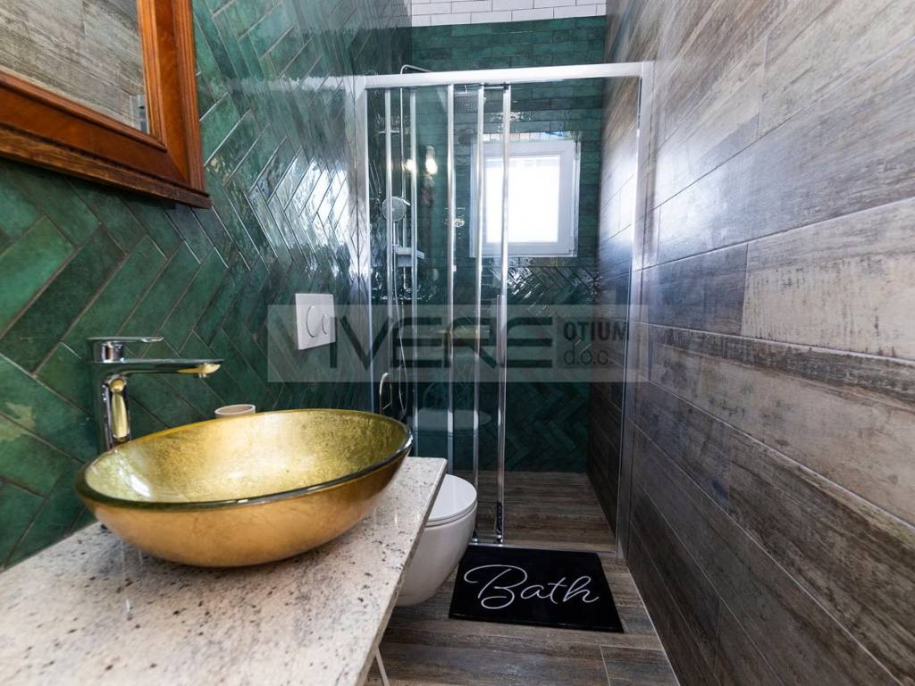 Bathroom No.2 on 1st floor