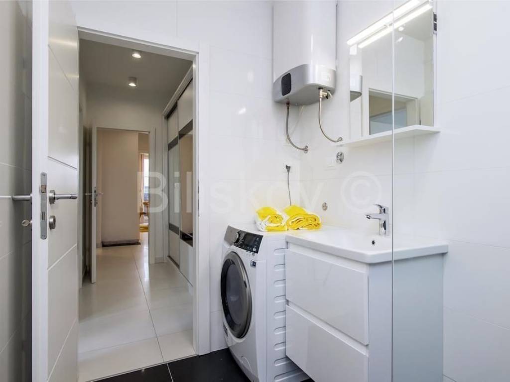 Stan u zgradi, Najam, Split, Split