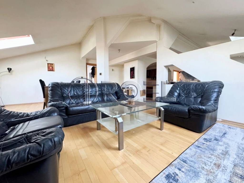 Stan u starijoj zgradi, Prodaja, Zagreb, Donji Grad