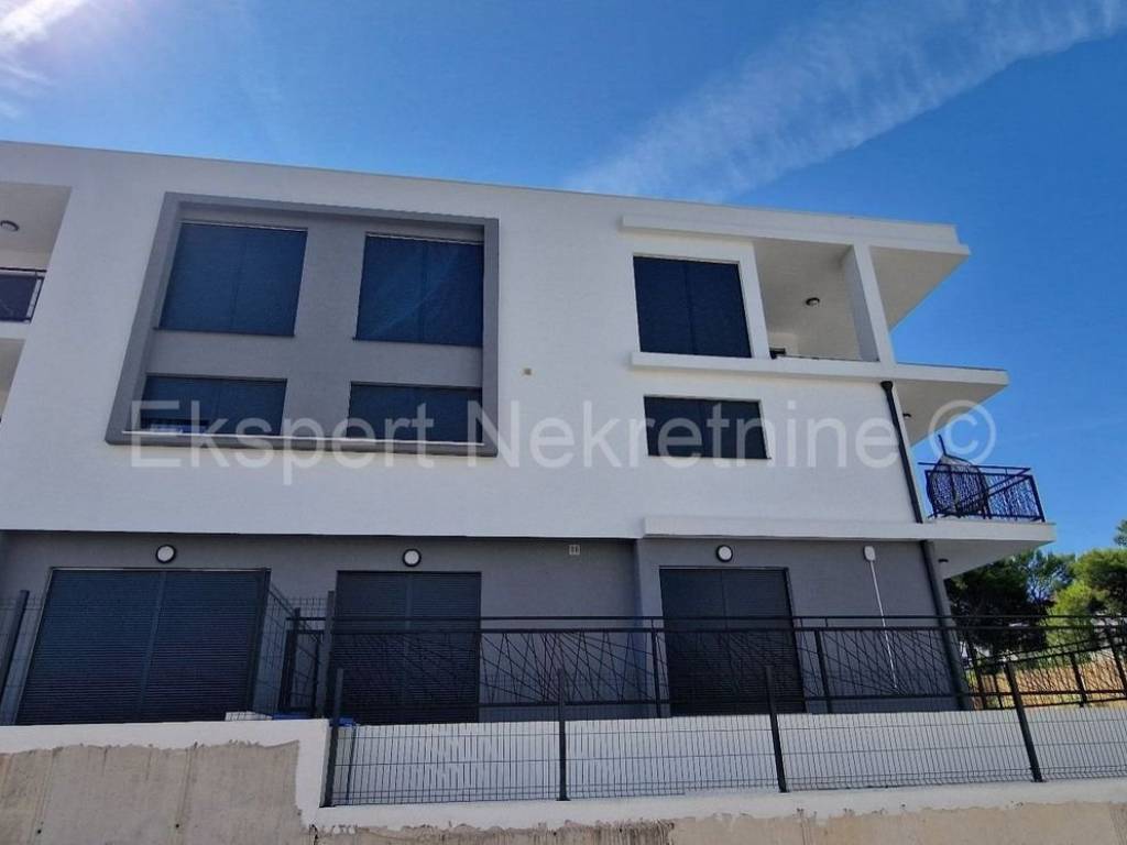 Stan u novogradnji, Prodaja, Okrug, Okrug Gornji