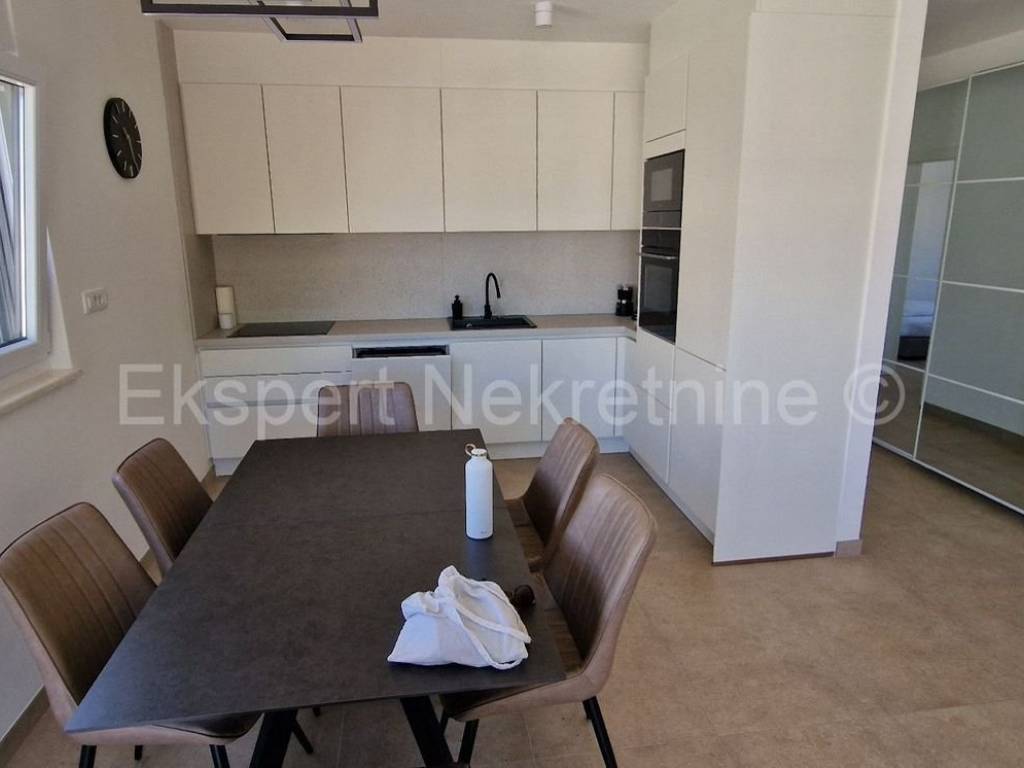 Stan u novogradnji, Prodaja, Okrug, Okrug Gornji