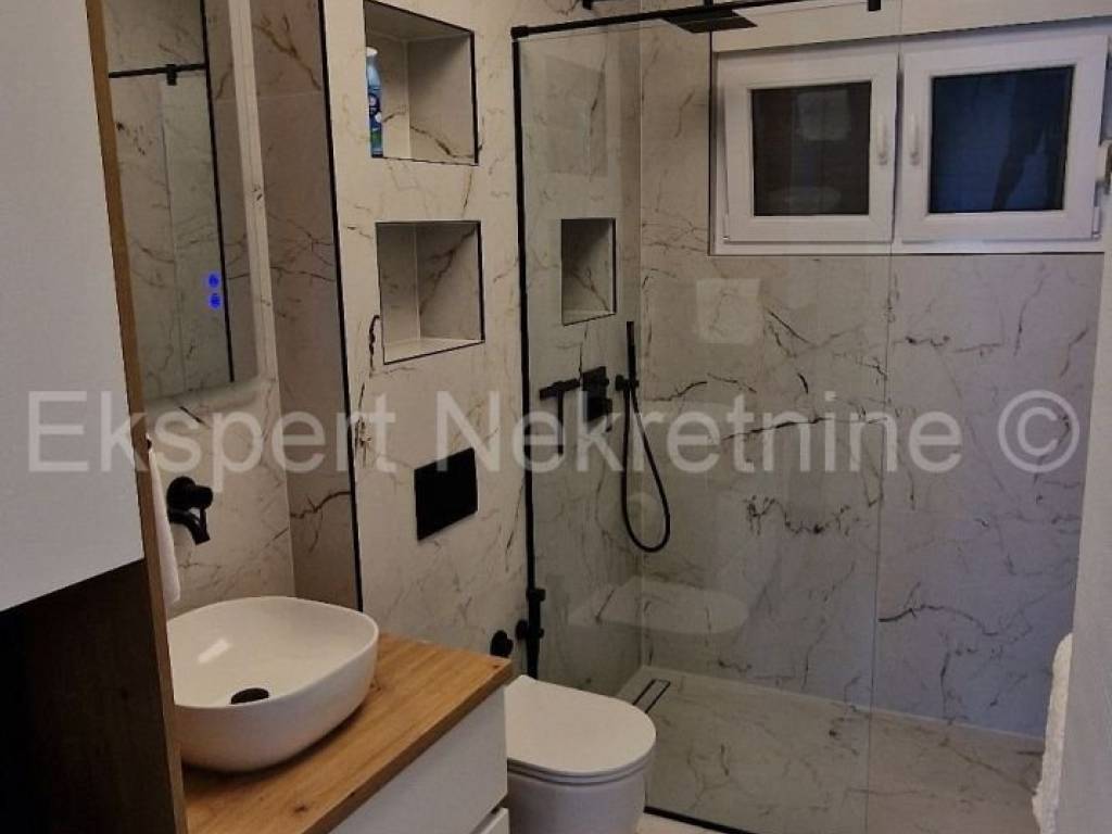 Stan u novogradnji, Prodaja, Okrug, Okrug Gornji