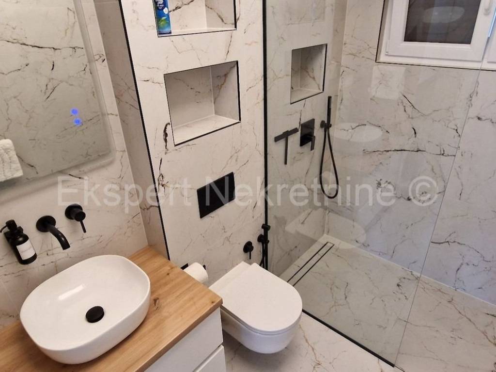 Stan u novogradnji, Prodaja, Okrug, Okrug Gornji