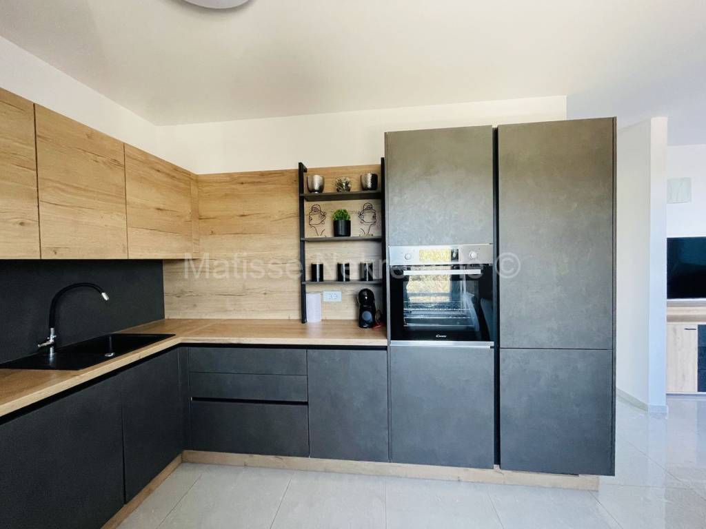 Stan u zgradi, Prodaja, Pula, Pula