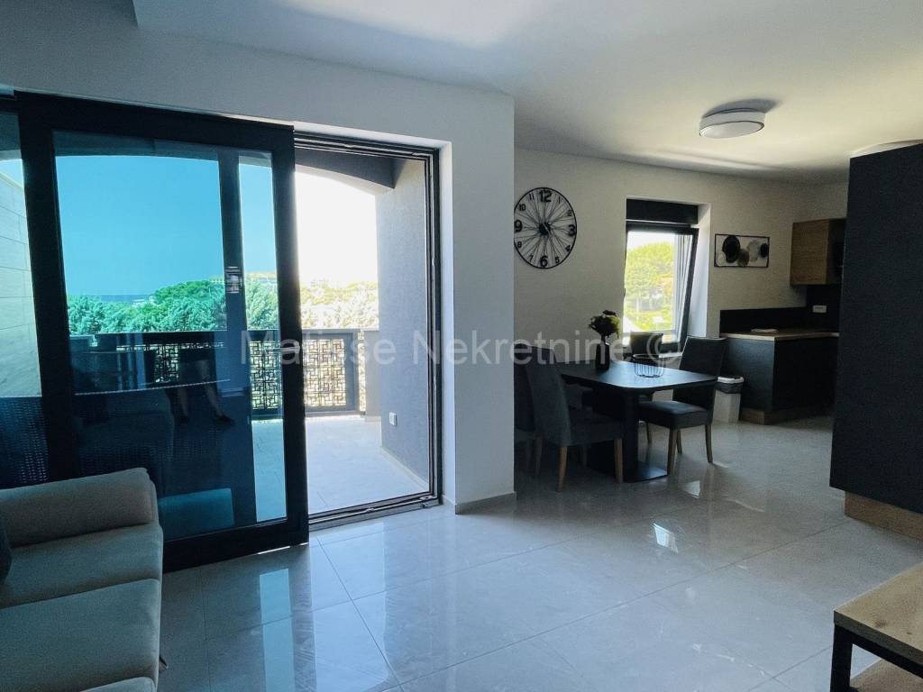 Stan u zgradi, Prodaja, Pula, Pula