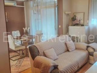 Stan u zgradi, Prodaja, Pula, Pula