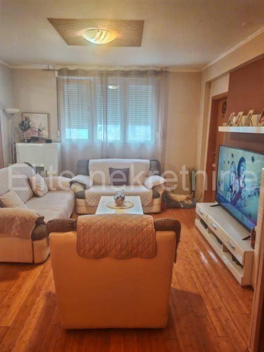 Stan u zgradi, Prodaja, Pula, Pula