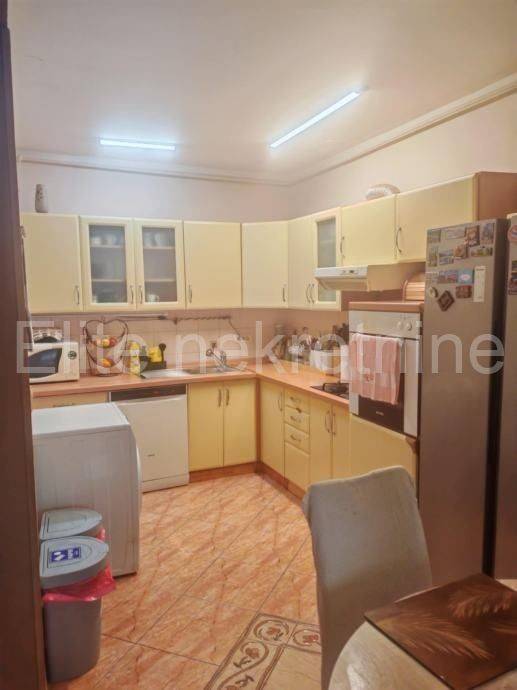 Stan u zgradi, Prodaja, Pula, Pula